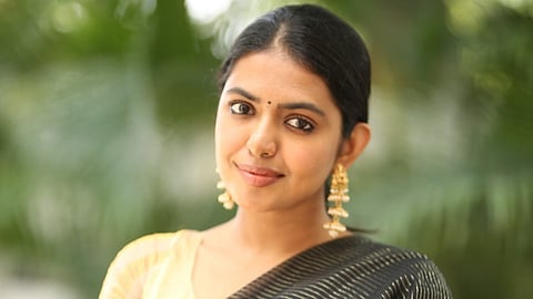 நடிகை ஷிவானி ராஜசேகர்