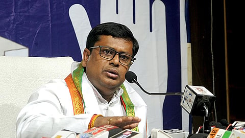 “மாணவர் போராட்டத்தில் குண்டர்கள் ஊடுருவல்” - மத்திய கல்வி இணை அமைச்சர் குற்றச்சாட்டு