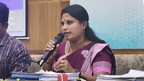 ஒப்பந்தம் கேட்டு அதிகாரிகளுக்கு நிர்ப்பந்தம் செய்த தவெக நிர்வாகி: தொலைத்து விடுவேன் என எச்சரித்த அமைச்சர்