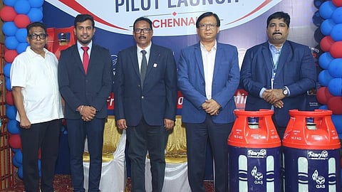 புதுமையான 10 கிலோ கலவை எல்பிஜி சிலிண்டர்: இந்தியன் ஆயில் நிறுவனம் அறிமுகம்