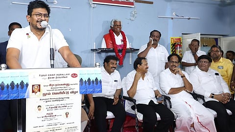 சென்னையில் ஒரே மேடையில் மு.வீரபாண்டியன் - உதயநிதி:  கம்யூ. உறவு குறித்து நெகிழ்ச்சி