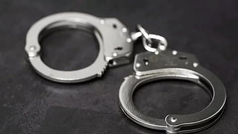 ஆசிரியர் தேர்வு வினாத்தாள் கசிவு வழக்கில் மருத்துவர் கைது