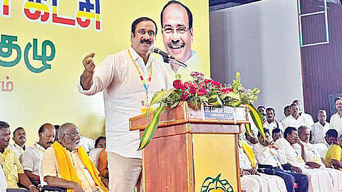 சென்னையை அடுத்த மாமல்லபுரத்தில் நடைபெற்ற பாமக பொதுக்குழு கூட்டத்தில் பேசிய  அன்புமணி. 