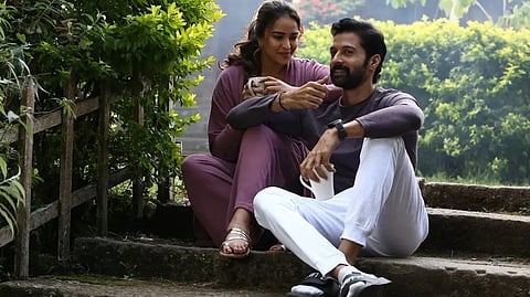 சிக்​னலில் நடக்​கும் பிரச்சினையை சொல்​லும் ‘சிக்னல் அட் 11.30’