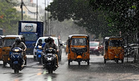 கோவை, குமரி உள்ளிட்ட 5 மாவட்டங்களில் 2 நாட்களுக்கு கனமழை வாய்ப்பு