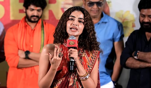 சமூக வலைதளப் பதிவு குறித்த கேள்விக்கு நடிகை அனுபமா பரமேஸ்வரன் காட்டம்