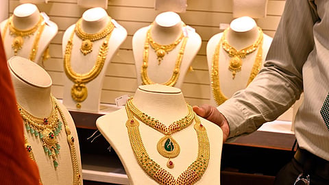 தங்கம் விலை பவுனுக்கு ரூ.240 உயர்வு: இன்றைய சந்தை நிலவரம்