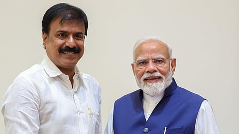 ‘விஜயகாந்துக்கு பாரத ரத்னா விருது வழங்குக’ - பிரதமர் மோடியிடம் எல்.கே.சுதீஷ் நேரில் கோரிக்கை