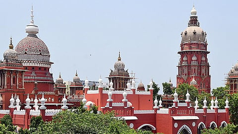 குதிரை பேர விவகாரம்: திருவல்லிக்கேணி காவல் நிலைய வழக்கின் விசாரணைக்கு ஐகோர்ட் தடை