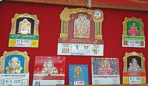 ஆடிப்பெருக்கை முன்னிட்டு சிவகாசியில் உள்ள அச்சகங்களில் வெளியிடப்பட்டுள்ள 2027-ம் ஆண்டுக்கான புதிய காலண்டர் ஆல்பங்கள்.