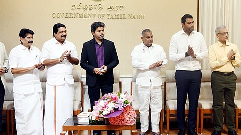 சுகாதாரம், உயர்கல்வி, நகராட்சி, வீட்டுவசதி துறைகளின் கீழ் ரூ.1,027 கோடியில் முடிவுற்ற திட்டப்பணிகள்