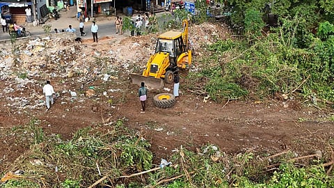 பழநி நில மோசடி வழக்கில் சார்பதிவாளர், பத்திர எழுத்தர் முன்ஜாமீன் மனுக்கள் தள்ளுபடி