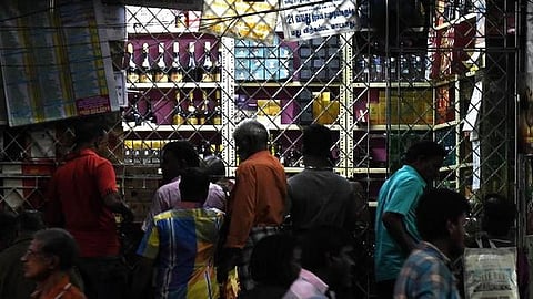 மதுபானங்களுக்கு ரசீது கட்டாயம்: டாஸ்மாக் நிர்வாகத்துக்கு உயர் நீதிமன்றம் உத்தரவு