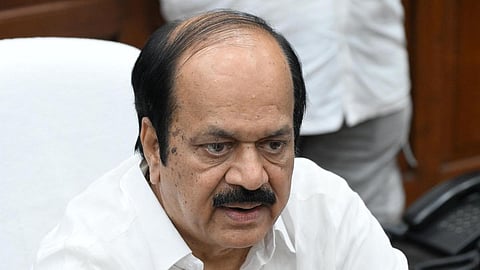 பதவி விலகிய அதிமுக முன்னாள் எம்எல்ஏக்கள் சட்டப்பேரவைத் தலைவரிடம் நேரில் விளக்கம்