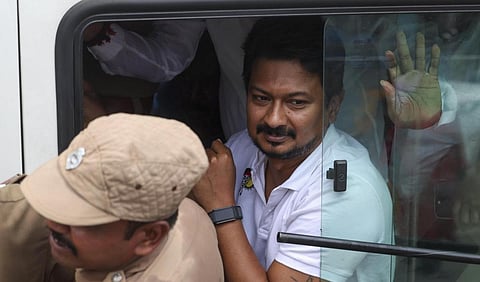 உதயநிதி ஸ்டாலின் கைதுக்கு பழனிசாமி உள்ளிட்ட தலைவர்கள் கண்டனம்