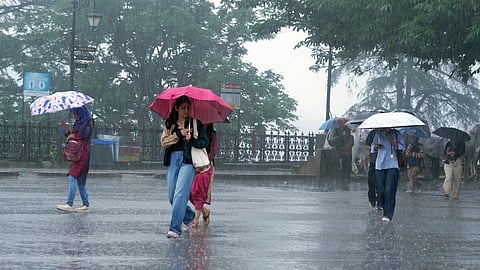 வானிலை முன்னறிவிப்பு: நீலகிரி, கோவை, தேனிக்கு கனமழை வாய்ப்பு