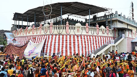 ஆடி கிருத்திகை: திருத்தணி முருகன் கோயிலில் ஆயிரக்கணக்கான பக்தர்கள் தரிசனம்