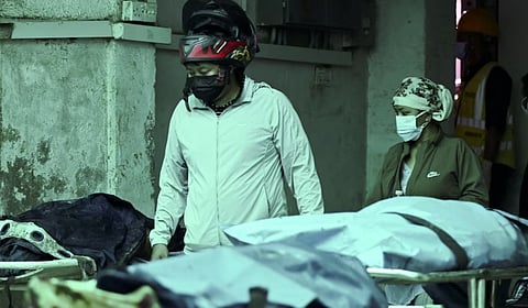 நேபாளத்தில் பிணவறைகள் நிரம்பியதால் ‘க்யூஆர்’ குறியீடு மூலம் உடல்கள் அடையாளம்