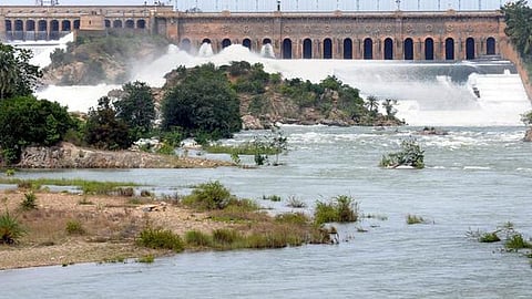 கர்நாடக நீர்ப்பிடிப்புப் பகுதிகளில் மழை காரணமாக காவிரியில் தமிழகத்துக்கு 12,000 கன அடி நீர் திற‌ப்பு