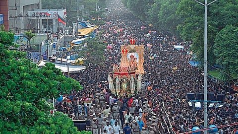 பெசன்ட் நகர் வேளாங்கண்ணி மாதா ஆலயத்தில் 54-ம் ஆண்டு பெருவிழா கொடியேற்றம்