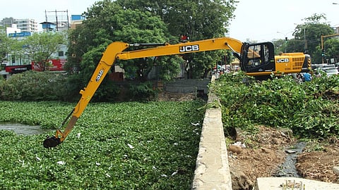 சென்னை: நீர்நிலைகளில் தூர்வாரும் பணிகளை செப்டம்பர் இறுதிக்குள் முடிக்க வலியுறுத்தல்