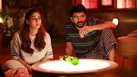 ‘Hi’ விமர்சனம்: கவின் - நயன்தாராவின் மனதை வருடும் காதல் கதை எப்படி?
