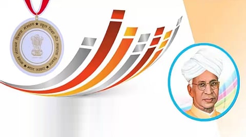 நல்லாசிரியர் விருதுக்கு பரிந்துரைக்க பேரம் பேசுகின்றனரா?