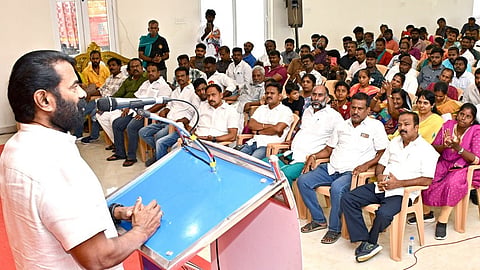 “பிக்பாஸ் ஷோ போல சட்டபேரவை மாறிவிட்டது” - சீமான் விமர்சனம்