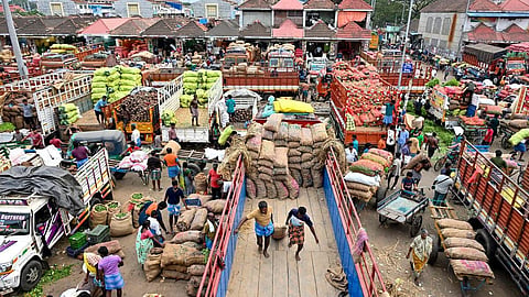 அத்தியாவசியப் பொருள்களின் விலை அதிகரிக்கக் கூடாது!