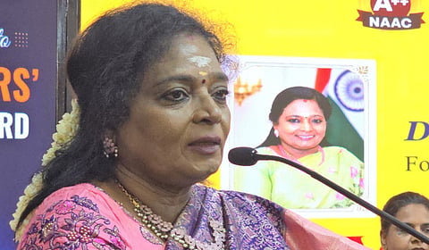 “பக்தர்களுக்கு ஏன் இத்தனை கட்டுப்பாடுகள்?” - தமிழிசை காட்டம்