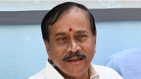 ஹெச்.ராஜாவின் காரை வழிமறித்து தவெகவினர் கடும் வாக்குவாதம்