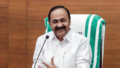 பெண்கள் வீட்டிலேயே முடங்க வேண்டுமா? -  மதகுரு அபுபக்கரின் கருத்துக்கு வி.டி.சதீசன் கண்டனம்