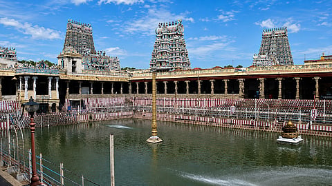 தொடர் சர்ச்சையில் சிக்கும் மீனாட்சி அம்மன் கோயில் நிர்வாகம்