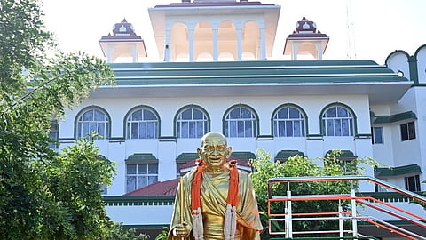 கோயில் செயல்பாடுகளில் அரசியல் செய்வது வருந்தத்தக்கது: உயர் நீதிமன்றம்
