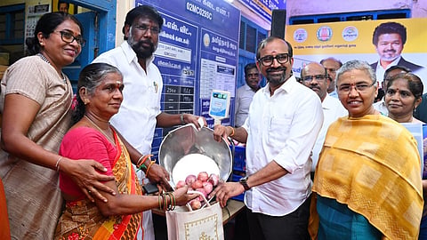 தமிழகம் முழுவதும் ரேஷன் கடைகளில் ரூ.35-க்கு வெங்காய விற்பனை தொடக்கம்