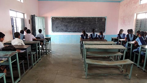73% மாணவர் இடைநிற்றல்: விழித்துக்கொள்ள வேண்டிய தருணம்