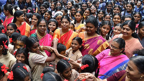 ஆசிரியர் தினம் இன்று கொண்டாட்டம்: அரசியல் தலைவர்கள் வாழ்த்து