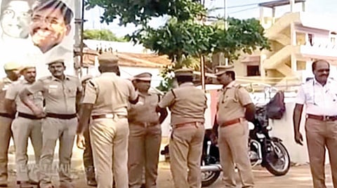 ஆன்​லைன் செயலி மோசடியால் பாதிக்கப்பட்டவர்கள் மனு அளிக்க திட்டமிட்டதால் மேலூர் வருகையை ரத்து செய்த அமைச்சர் விஸ்வநாதன்
