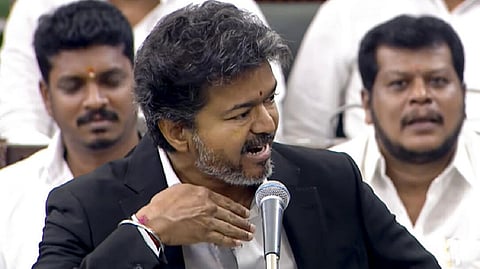 07.09.2026 அன்று சட்டப்பேரவை பதிலுரையின் போது முதல்வர் விஜய்யின் சைகை