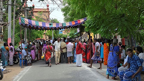 கள்ளக்குறிச்சி கள்ளச்சாராய உயிரிழப்புகளுக்கு அதிகாரிகளின் அலட்சியமே காரணம்: கோகுல்தாஸ் ஆணைய அறிக்கை சமர்ப்பிப்பு