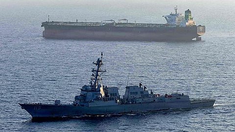 ஈரானின் 5 கச்சா எண்ணெய் கப்பல்கள் மீது அமெரிக்கா தாக்குதல்