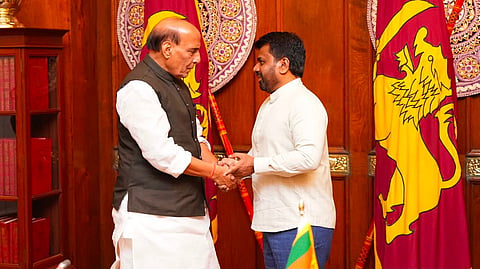 அதிபர் அனுர குமார திசாநாயக்க உடன் ராஜ்நாத் சிங்