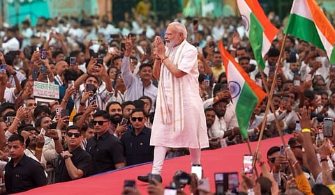 குஜராத்தில் ரூ.35,000 கோடி மதிப்பிலான திட்டங்கள் - பிரதமர் மோடி தொடங்கி வைத்தார்