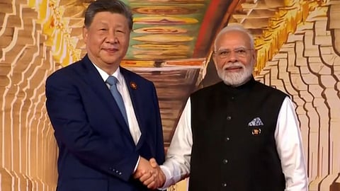 பிரிக்ஸ் 2026: பாரத் மண்டபத்தில் சீன அதிபர் ஜி ஜின்பிங்குக்கு பிரதமர் மோடி வரவேற்பு
