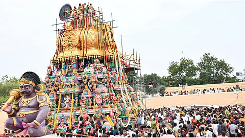 குடமுழுக்கை காண அனுமதி மறுப்பு: மதுரையில் அமைச்சர் நிர்மல் குமாரிடம் பக்தர்கள் ஆவேசம்
