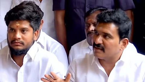 அமைச்சர்கள் ரமேஷ், நிர்மல் குமார் (இடமிருந்து வலமாக)