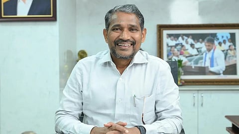 பாரதிதாசன் விவகாரத்தில் அரசியல் செய்ய வேண்டிய அவசியமில்லை: அமைச்சர் வன்னியரசு விளக்கம் 
