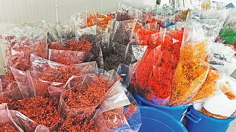 ஓசூரில் மலர்கள் வாடினாலும்... வருவாய் வாடவில்லை!
