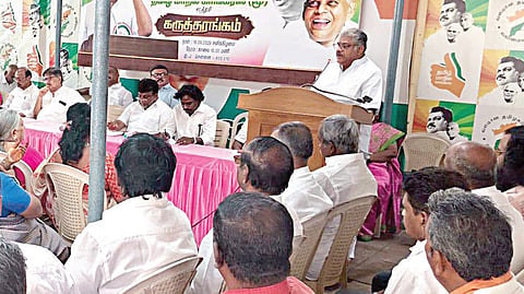 சென்னை ஆழ்வார்பேட்டையில் உள்ள தமாகா தலைமை அலுவலகத்தில் கட்சியின் தலைவர் ஜி.கே.வாசன் தலைமையில் “60 ஆண்டுகளுக்குப் பின் தமிழகத்தில் ஏற்பட்ட ஆட்சி - அரசியல் மாற்றம் மக்களின் எண்ண ஓட்டம்” என்ற தலைப்பில் கருத்தரங்கம் நடைபெற்றது.