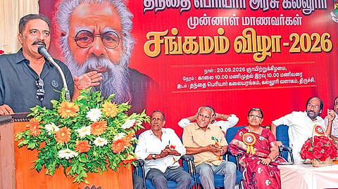 “நாடு முன்னேற மக்கள் அரசியல் செய்ய வேண்டும்” - நடிகர் பிரகாஷ் ராஜ் கருத்து
